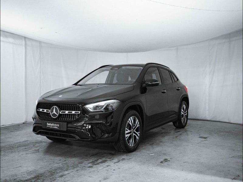 Mercedes-Benz GLA SUV 200 d Automatic Executive nuova a Montecosaro