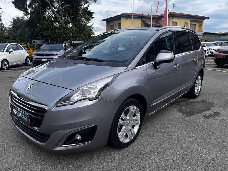 Peugeot 5008 BlueHDi 150 S&S Allure del 2016 usata a Lucca