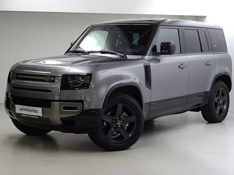Land Rover Defender 110 3.0d i6 mhev X-Dynamic SE awd 250cv auto del 2021 usata a Tavernerio