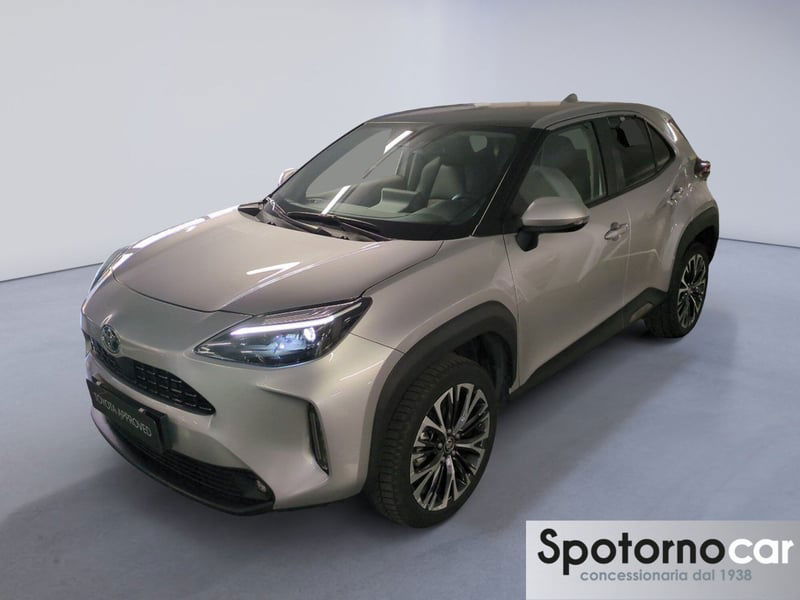 Toyota Yaris Cross 1.5 Hybrid 5p. E-CVT Lounge del 2021 usata a Milano