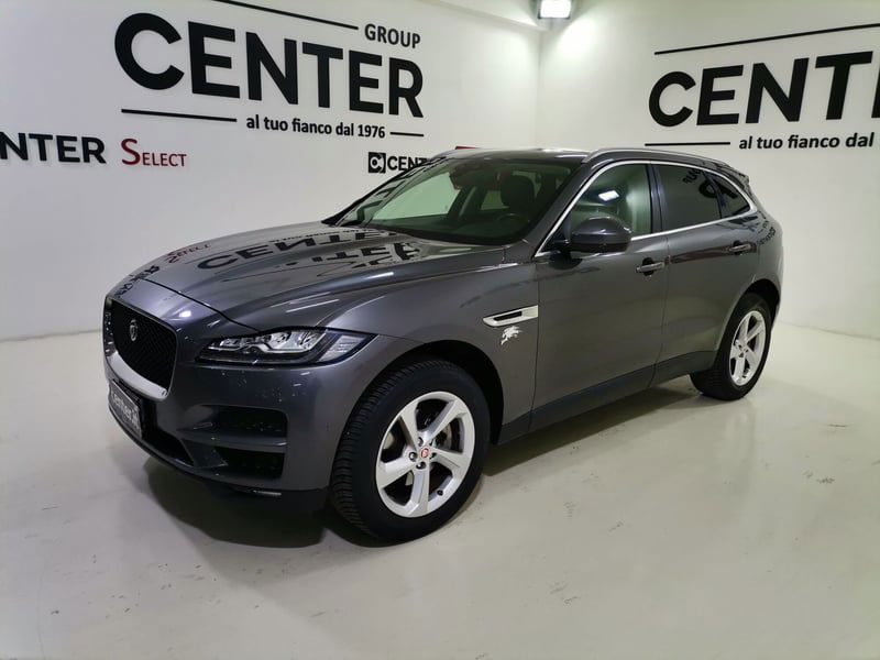 Jaguar F-Pace 2.0 D 180 CV AWD Pure del 2018 usata a Salerno