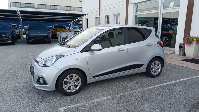 Hyundai i10 1.0 MPI Login del 2016 usata a Veggiano
