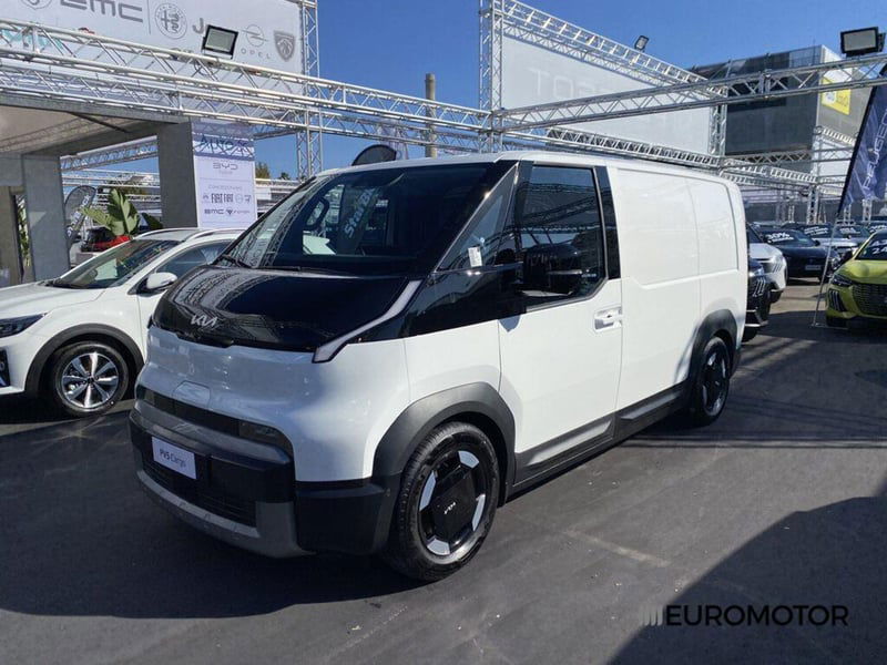 Kia PV5 Passenger 51,5kWh Earth nuova a Modugno