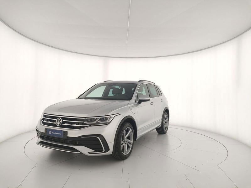 Volkswagen Tiguan 1.4 TSI eHYBRID DSG R-Line del 2023 usata a Arezzo