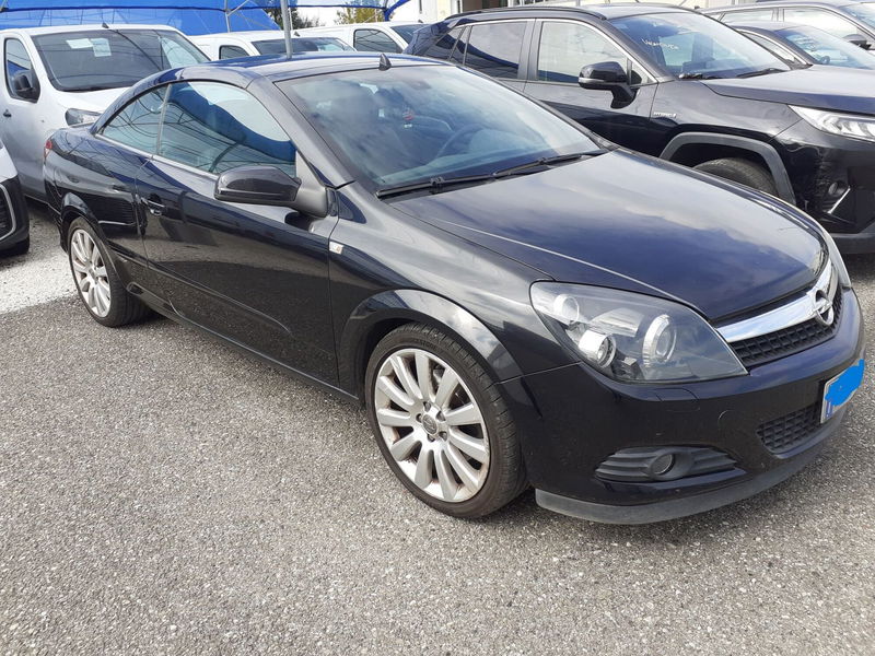 Opel Astra Cabrio TwinTop 1.9 16V CDTI 150CV Cosmo del 2007 usata a Cremona