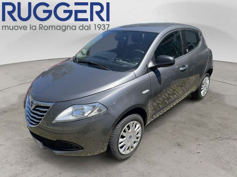 Lancia Ypsilon 0.9 TwinAir 85 CV 5 porte Metano Ecochic Gold del 2014 usata a Rimini