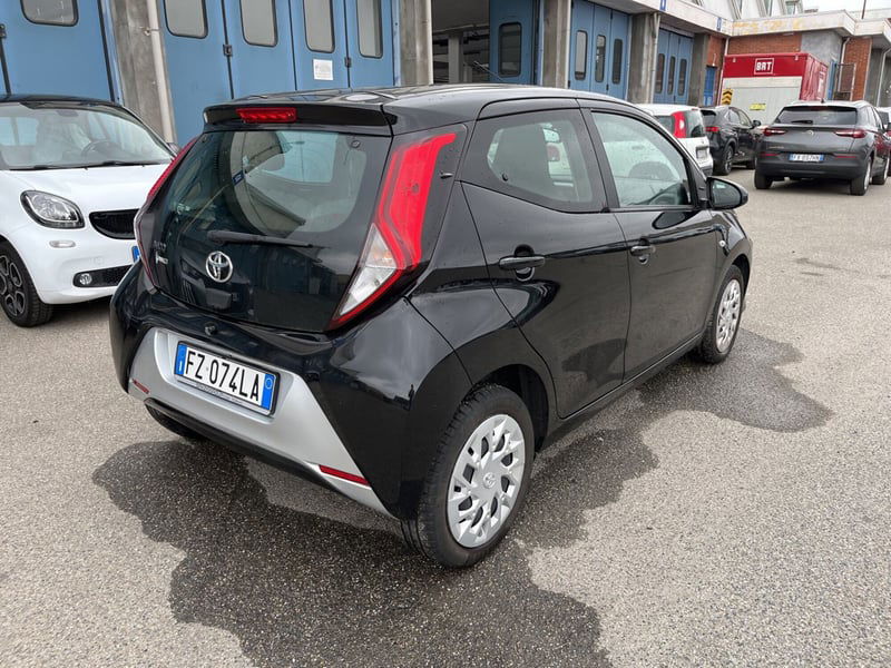 Toyota Aygo X 1.0 Lounge 72cv del 2019 usata a Torino