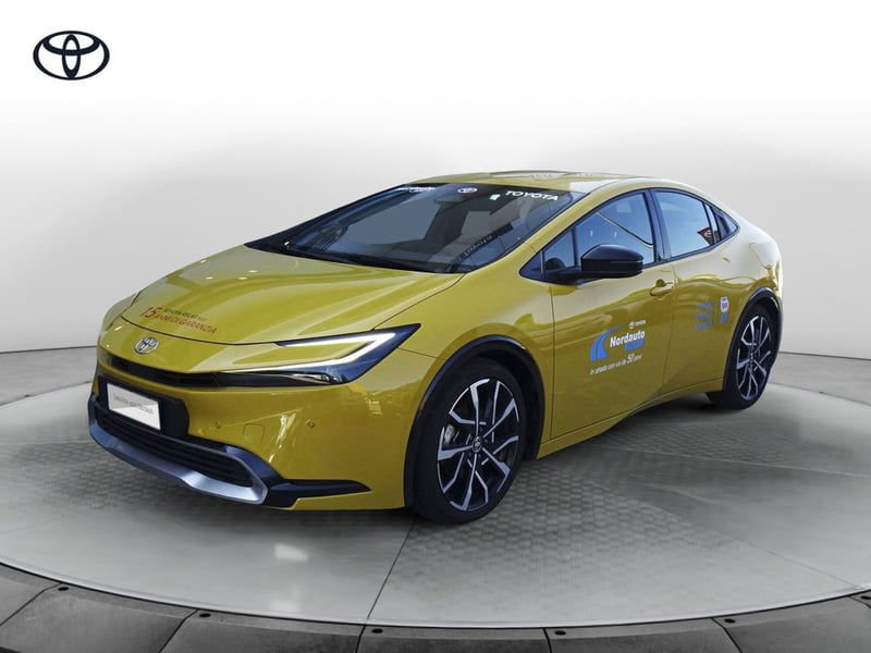 Toyota Prius 2.0 phev Lounge del 2023 usata a Montebelluna