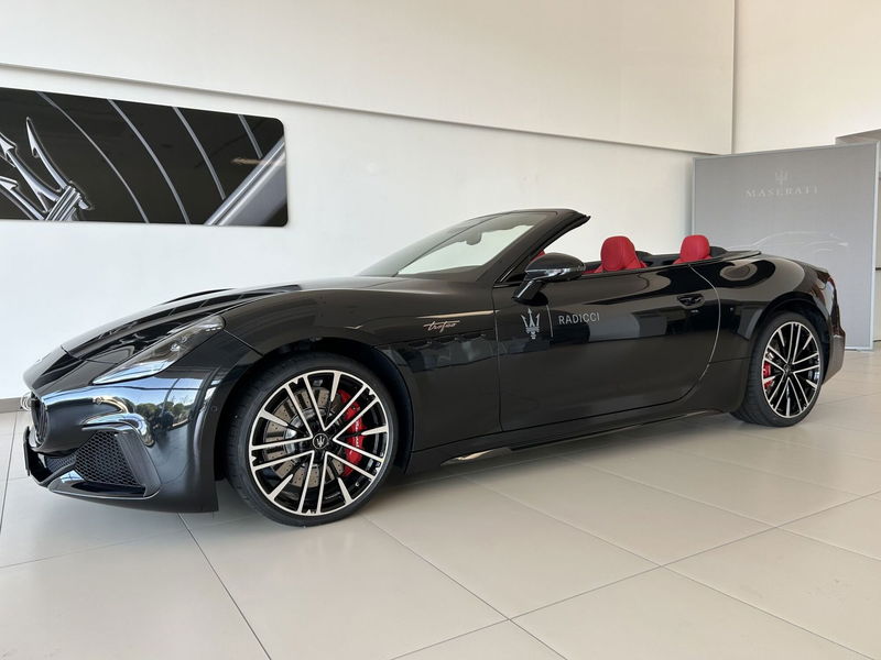 Maserati Grancabrio 3.0 Trofeo awd auto nuova a Bari