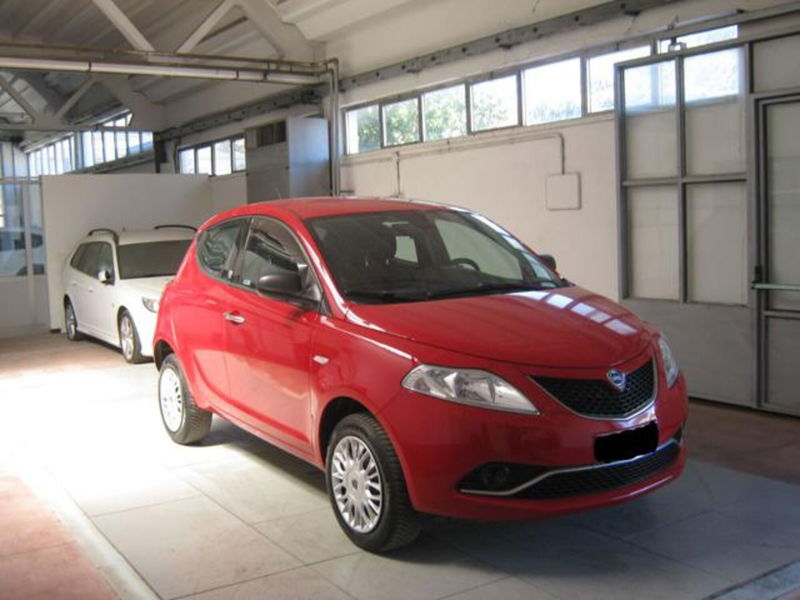 Lancia Ypsilon 0.9 TwinAir 85 CV 5 porte Metano Ecochic Gold del 2016 usata a Porto San Giorgio