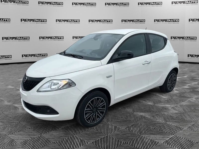 Lancia Ypsilon 1.0 FireFly 5 porte S&S Hybrid Gold Plus nuova a Piacenza
