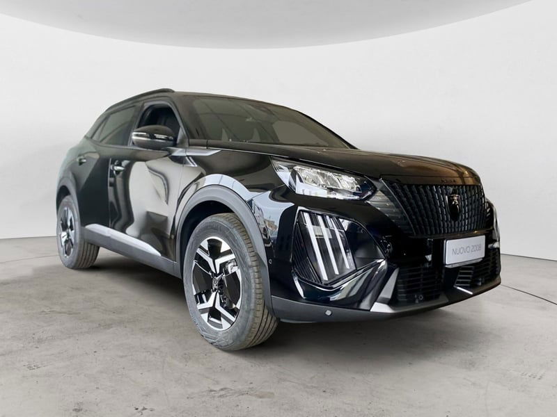 Peugeot 2008 1.2 puretech Active s&s 100cv nuova a Monopoli