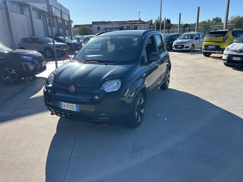 Fiat Panda Cross 1.0 firefly hybrid Cross s&s 70cv 5p.ti del 2024 usata a Ceccano