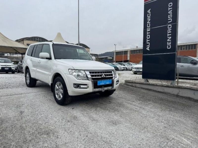 Mitsubishi Pajero 3.2 DI-D 16V aut. 5p. Intense DPF del 2016 usata a Massa