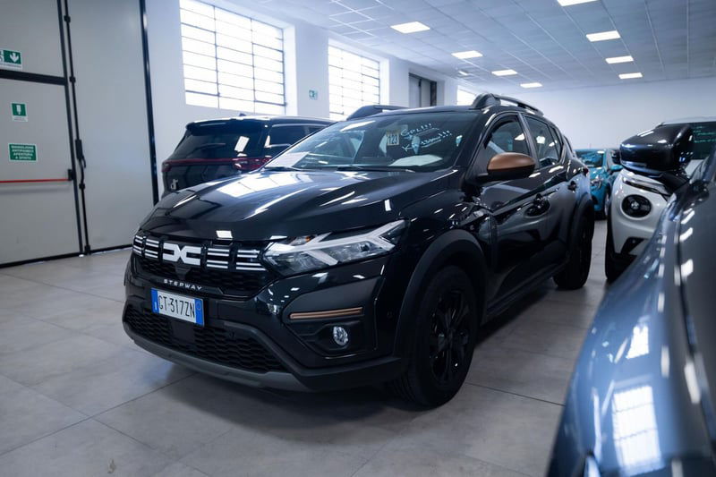 Dacia Sandero Stepway 1.0 tce Extreme Up Eco-g 100cv del 2024 usata a Torino