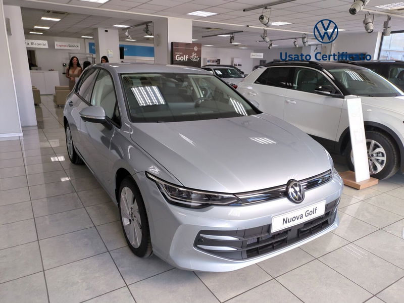 Volkswagen Golf 2.0 TDI 150 CV DSG SCR R-Line nuova a Benevento