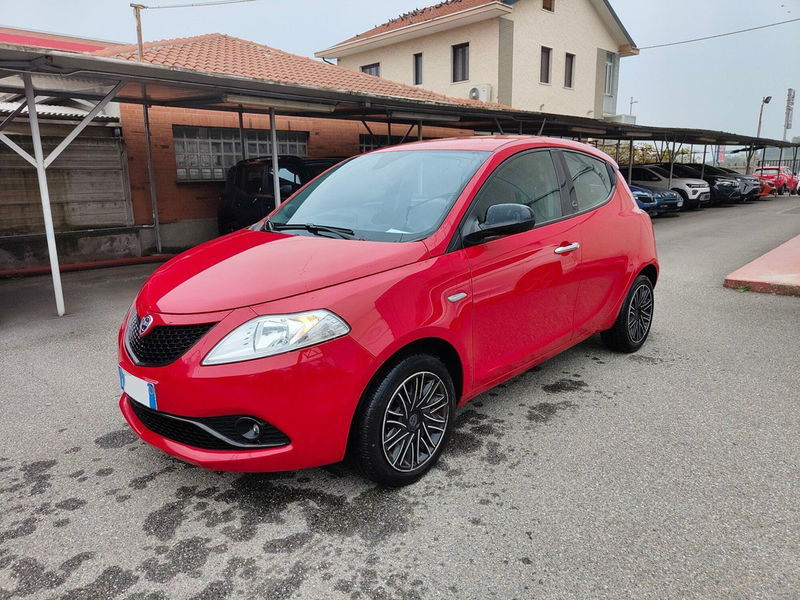 Lancia Ypsilon 1.0 FireFly 5 porte S&S Hybrid Ecochic Silver del 2020 usata a Borgaro Torinese