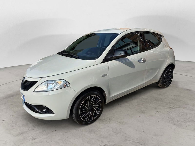 Lancia Ypsilon 1.0 FireFly 5 porte S&S Hybrid Ecochic Gold del 2021 usata a Cantu' Lancia Ypsilon 1.0 FireFly 5 porte S&S Hybrid Ecochic Gold del 2021 usata a Cantu'