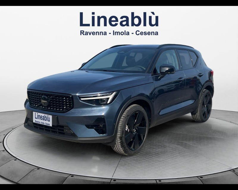 Volvo XC40 2.0 b3 Ultra Black Edition auto nuova a Ravenna