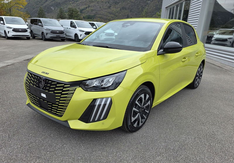 Peugeot 208 1.2 hybrid Style 110cv e-dcs 6 nuova a Ponte nelle Alpi