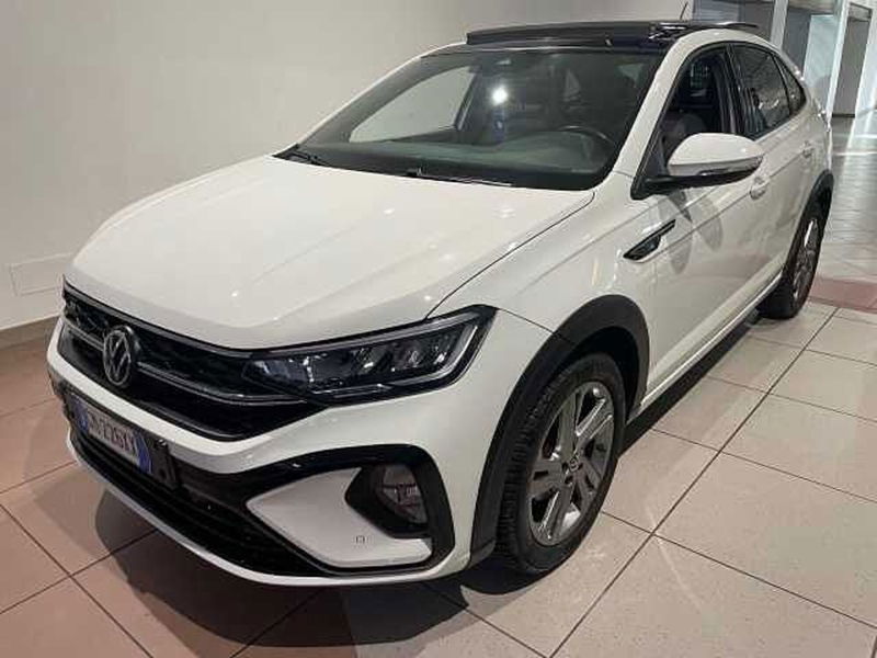 Volkswagen Taigo 1.0 TSI 110 CV R-Line del 2023 usata a Genova