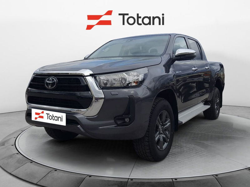 Toyota Hilux 2.8 d-4d 48V double cab Lounge auto nuova a L'Aquila
