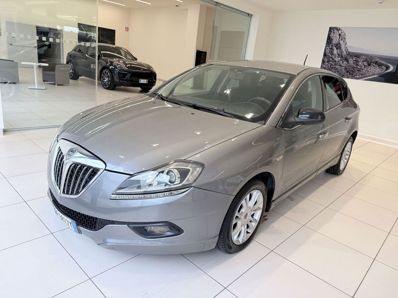 Lancia Delta 1.6 MJT DPF Selectronic Argento del 2011 usata a Latina Lancia Delta 1.6 MJT DPF Selectronic Argento del 2011 usata a Latina