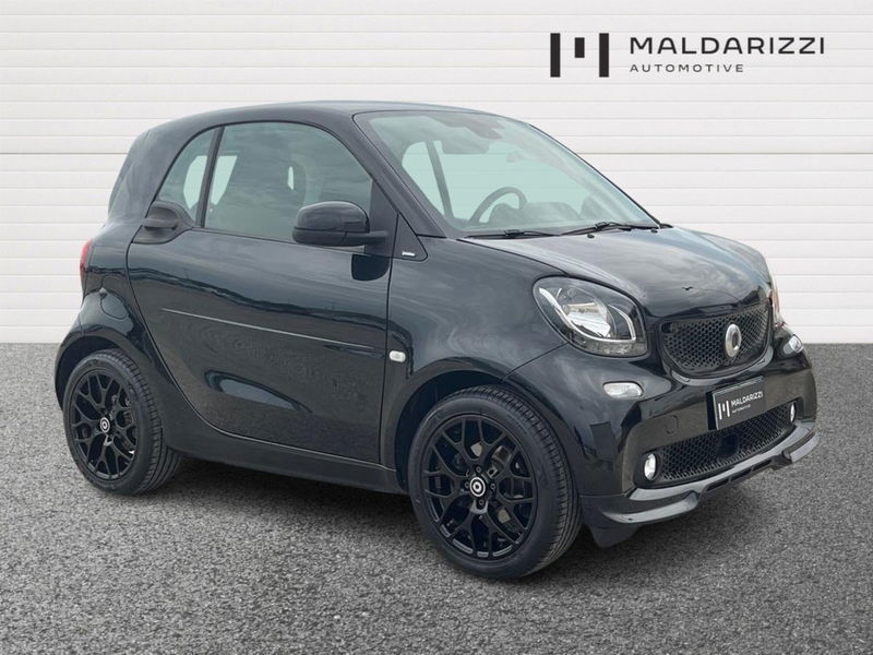 smart Fortwo Cabrio 90 0.9 T twinamic cabrio Superpassion del 2019 usata a Trani smart Fortwo Cabrio 90 0.9 T twinamic cabrio Superpassion del 2019 usata a Trani