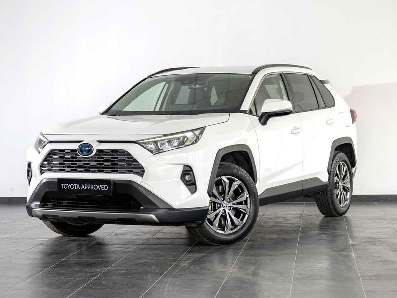 Toyota Rav4 HV (218CV) E-CVT 2WD Active del 2023 usata a San Severo