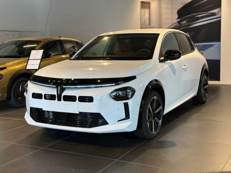 Lancia Ypsilon 1.2 mhev Edizione Cassina e-dct nuova a Montagna in Valtellina