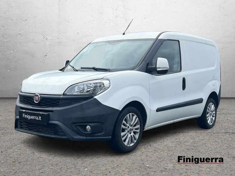 Fiat Doblò Furgone 1.6 MJT 105CV PC-TN Cargo Lamierato SX E5+ del 2016 usata a Talamona