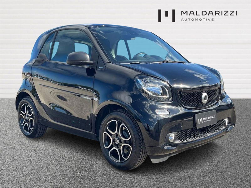 smart Fortwo 70 1.0 twinamic Superpassion del 2019 usata a Taranto