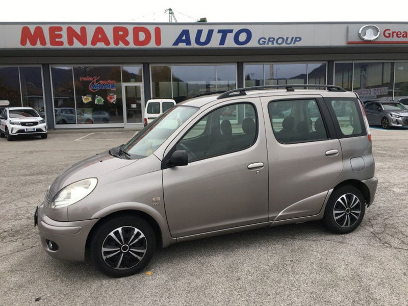 Toyota Yaris 1.3i 16V cat Sol '03 del 2004 usata a Bernezzo