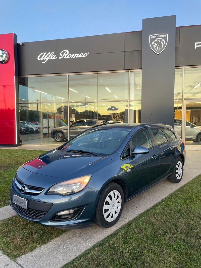 Opel Astra Station Wagon 1.4 Turbo 140CV Sports aut. Cosmo del 2016 usata a Olbia