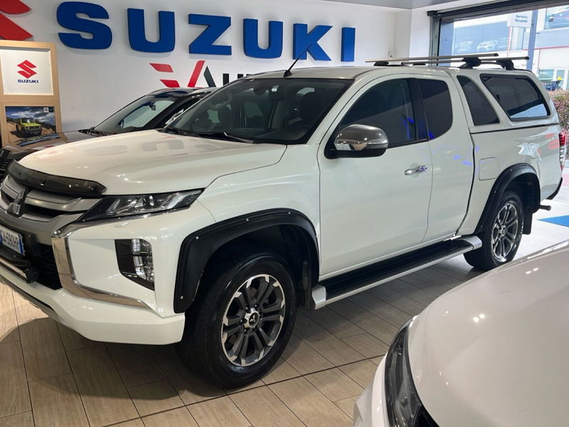 Mitsubishi L200 2.3 D Club Cab 4x4 Easy Select Invite Connect nuova a Aosta
