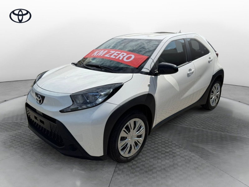 Toyota Aygo X 1.0 VVT-i 72 CV 5p. Undercover S-CVT nuova a Como