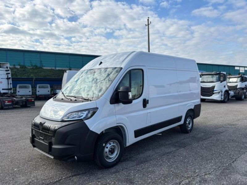Peugeot Boxer Furgone 435 2.2 BlueHDi 140 S&S PLM-SL-TA Furgone Premium nuova a Castegnato