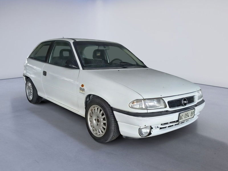 Opel Astra 16V cat 3 porte GSi del 1995 usata a Monselice