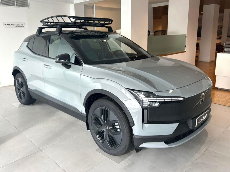 Volvo EX30 Cross Country Twin Motor Performance Ultra awd nuova a Napoli