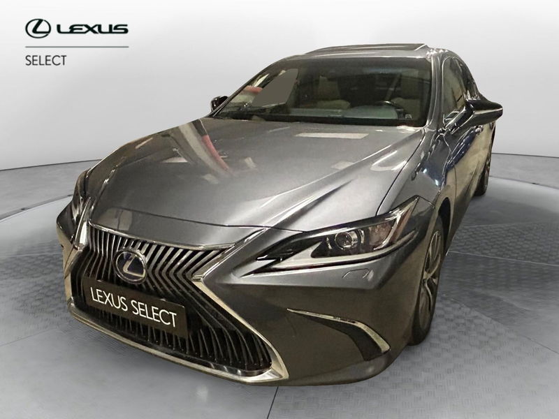 Lexus ES Hybrid FSport del 2021 usata a Curno