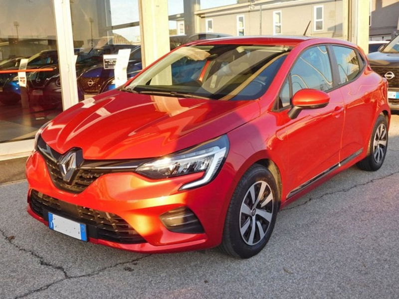 Renault Clio Full Hybrid E-Tech 140 CV 5 porte Zen del 2021 usata a Rimini