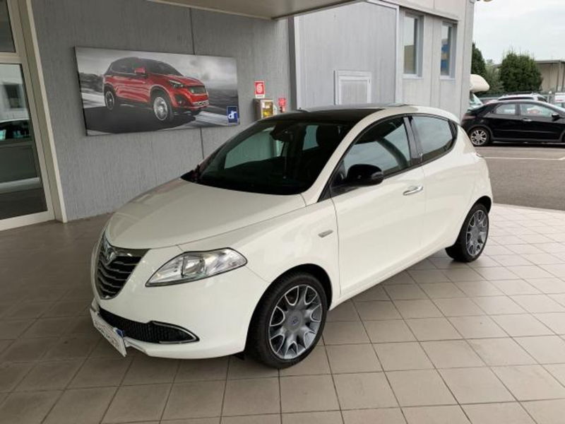 Lancia Ypsilon 1.2 69 CV 5 porte Platinum del 2013 usata a Muggia
