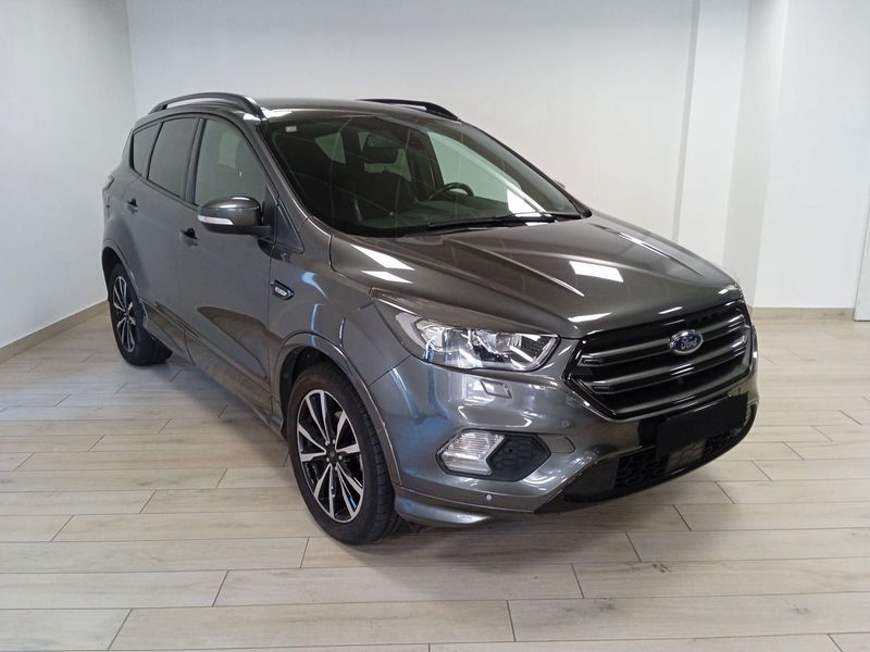 Ford Kuga 1.5 TDCI 120 CV S&S 2WD ST-Line del 2018 usata a Moncalieri