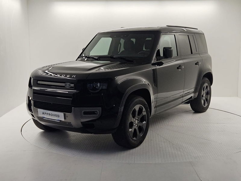 Land Rover Defender 110 3.0d i6 mhev X-Dynamic SE awd 200cv auto del 2024 usata a Bergamo