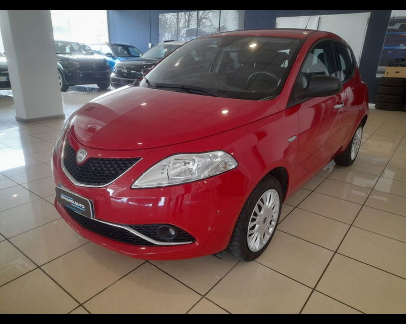 Lancia Ypsilon 1.2 69 CV 5 porte Silver del 2017 usata a Casale Monferrato