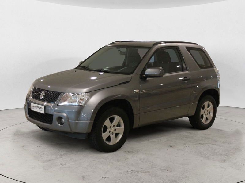 Suzuki Grand Vitara 1.6 16V 3 porte Offroad del 2006 usata a Cuneo