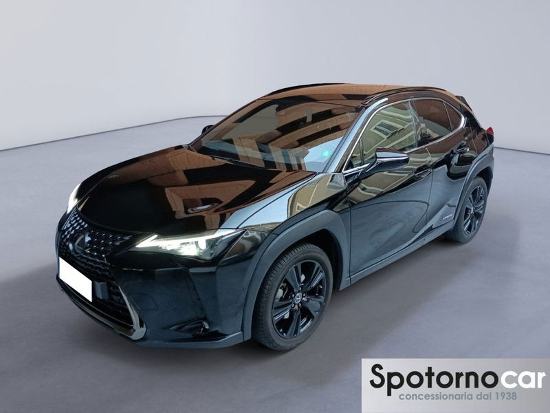 Lexus UX Hybrid Midnight del 2021 usata a Milano