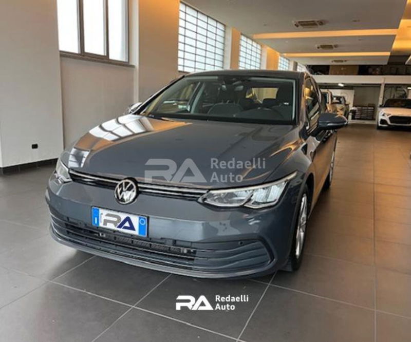 Volkswagen Golf 2.0 TDI SCR Life del 2021 usata a Casatenovo