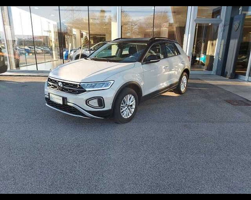 Volkswagen T-Roc 1.0 TSI Life del 2024 usata a Portogruaro