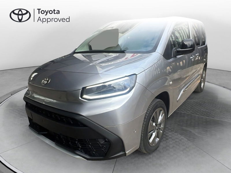 Toyota Proace City Verso City Verso 1.5D 130 CV S&S Long D Luxury nuova a Nuoro